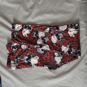 Women's rose and skull plus sized leggings
